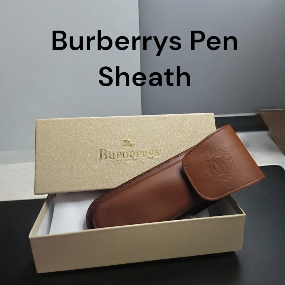 Burberrys Vintage Leather Pen Sheath with Box